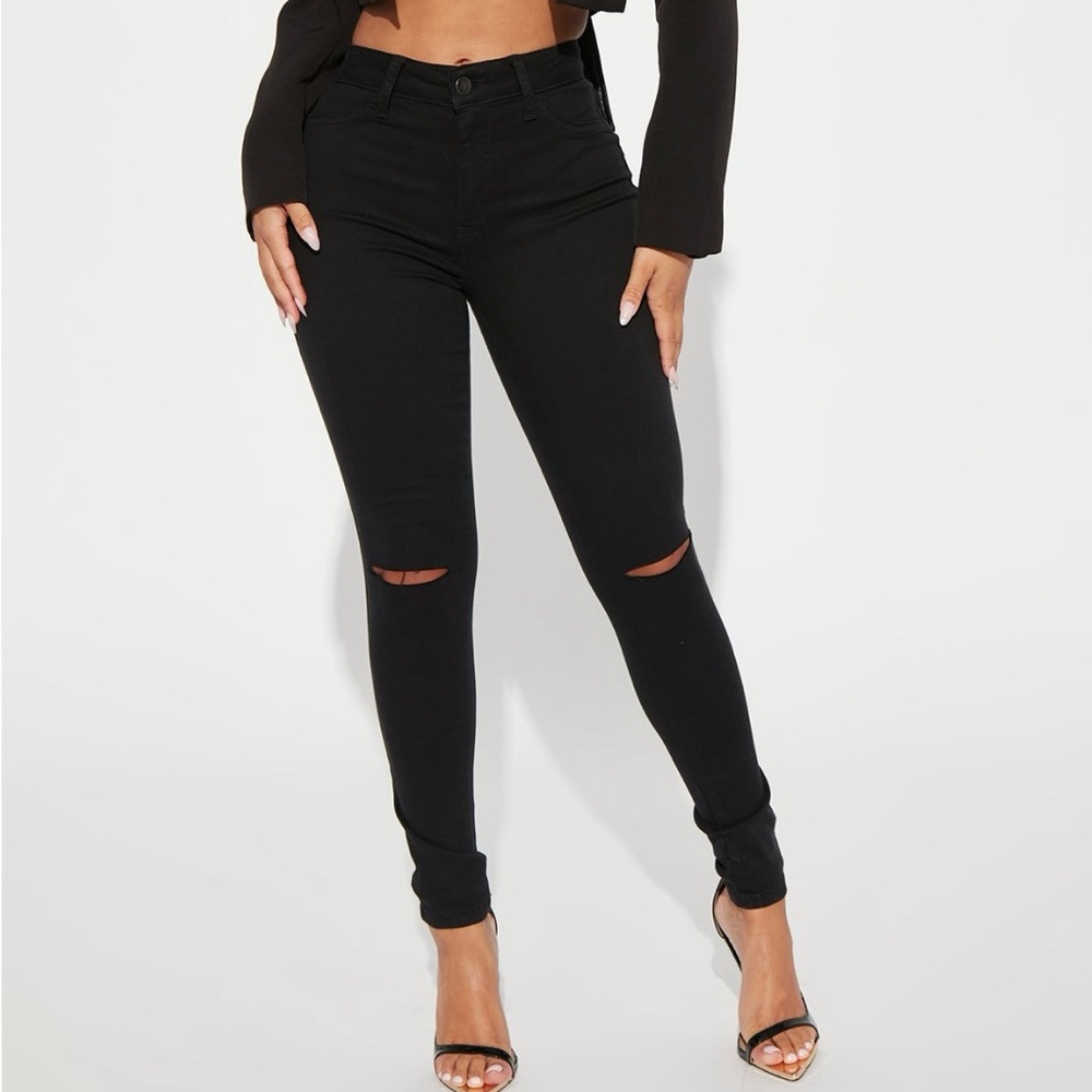 Women's Black Distressed Jeans